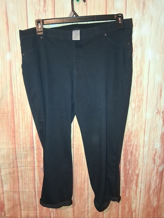 Time and Tru Pants - Time And Tru Black Pull-on Capri Pants Sz XXL